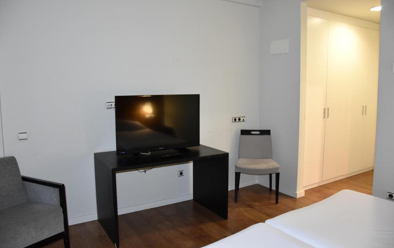 Hotel Y Apartamentos Snoe อีซาบา ภายนอก รูปภาพ