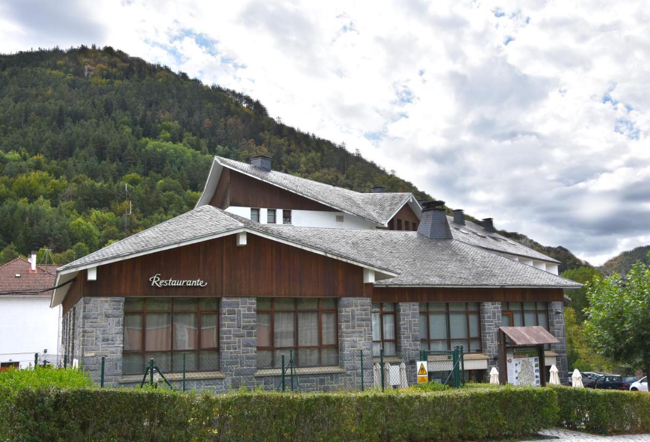 Hotel Y Apartamentos Snoe อีซาบา ภายนอก รูปภาพ