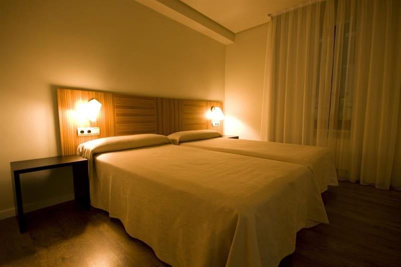 Hotel Y Apartamentos Snoe อีซาบา ภายนอก รูปภาพ