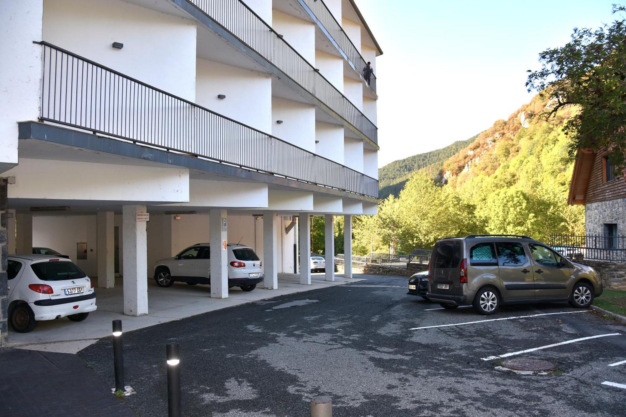 Hotel Y Apartamentos Snoe อีซาบา ภายนอก รูปภาพ